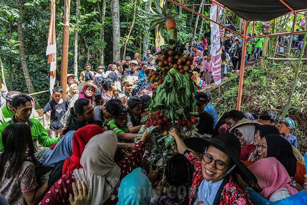  Kirab Budaya Nyadran Sendang Curug Sari Semarang