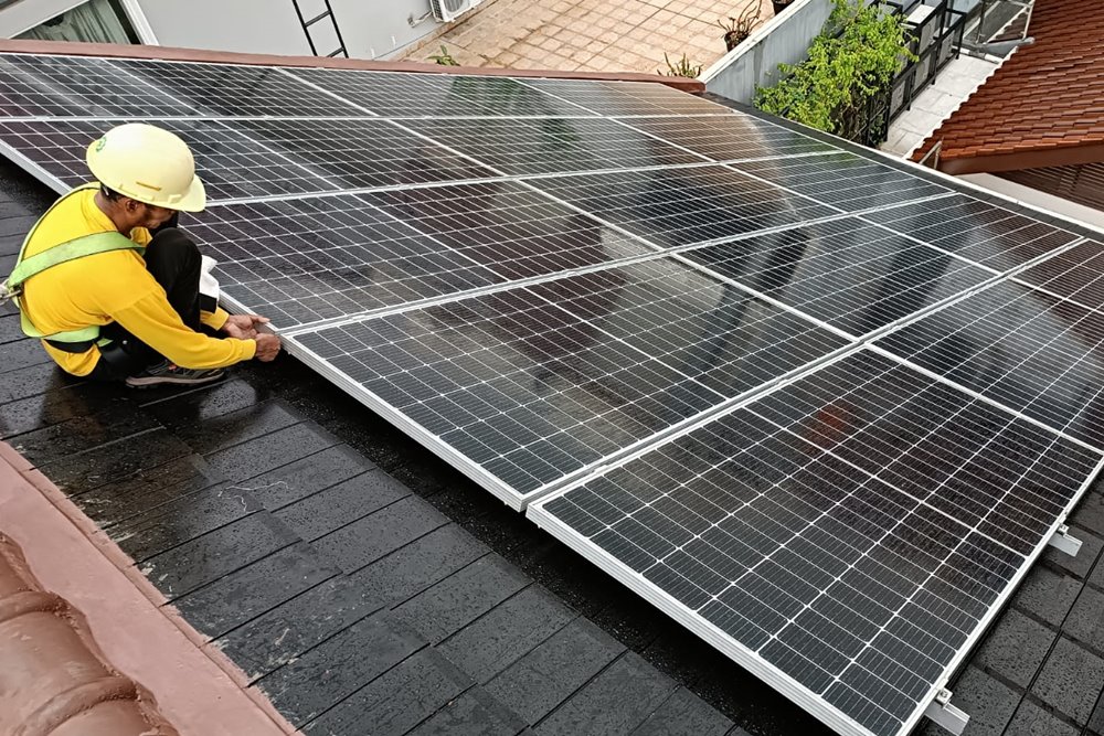  Schneider Electric Energy Access Asia Umumkan Investasinya di SolarKita
