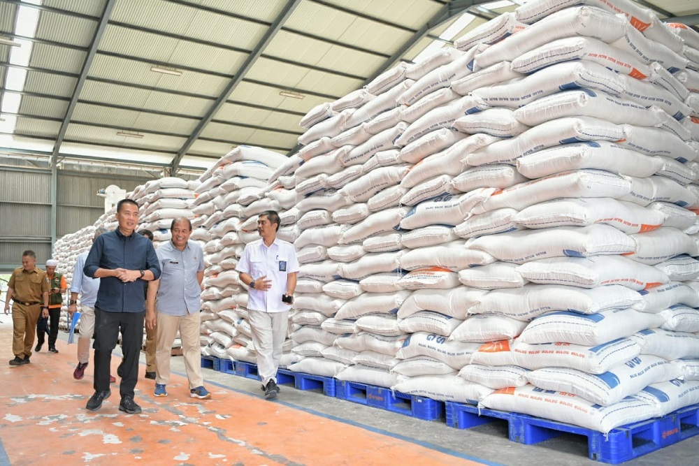  Bey Machmudin Imbau Daerah Segera Salurkan Bantuan Pangan Beras