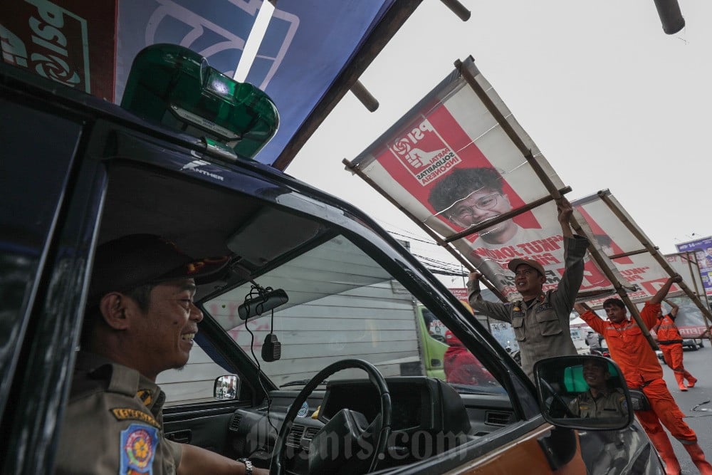  Penertiban Alat Peraga Kampanye Pemilu 2024