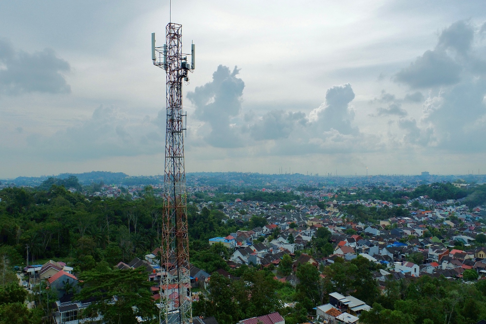 Foto udara salah satu tower milik Tower Bersama Group (TBIG) yang berada di wilayah Balikpapan Baru, Kota Balikpapan, Kalimantan Timur (24/11/2023). Bisnis/Adam Rumansyah.