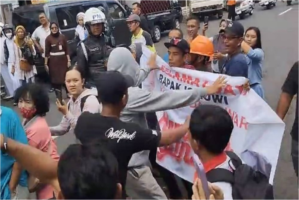  Kronologi Pendukung Ganjar Dianiaya saat Jokowi Lewat, PDIP Buka Suara