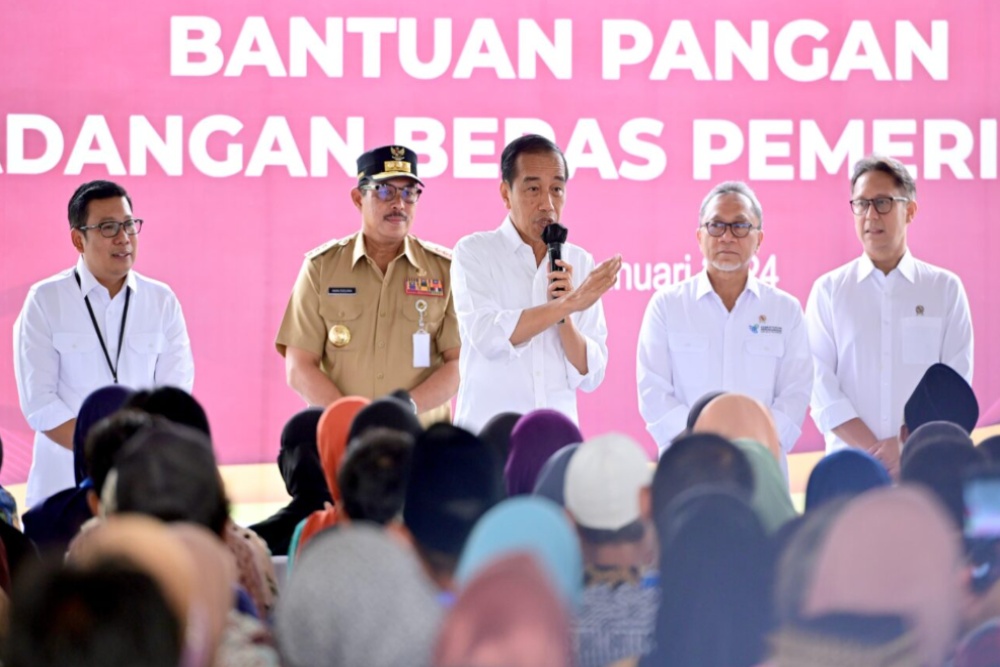  Adu Kuat Bansos Jokowi Vs PDIP di Kandang Banteng, Siapa Menang?