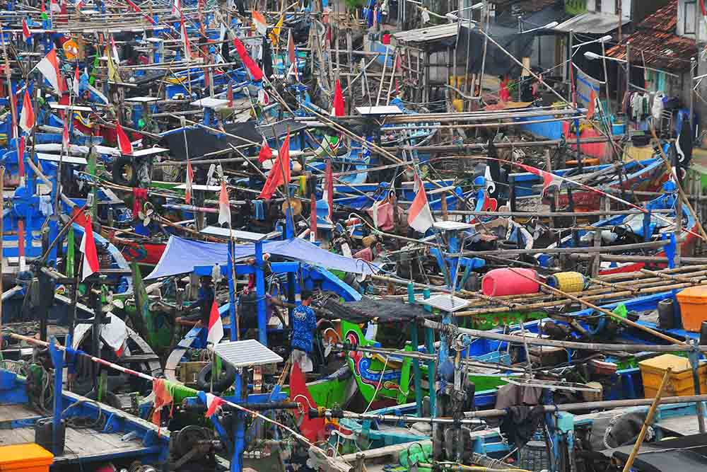  Nelayan Libur Melaut Akibat Gelombang Tinggi
