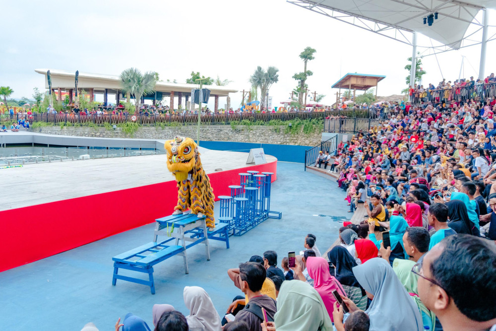 Pertunjukan Barongsai meramaikan Festival Naga di Saloka Theme Park./Ist.