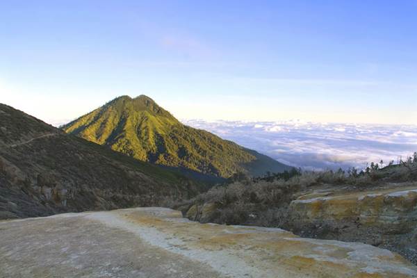  Taman Wisata Kawah Ijen Tutup pada 14 Februari