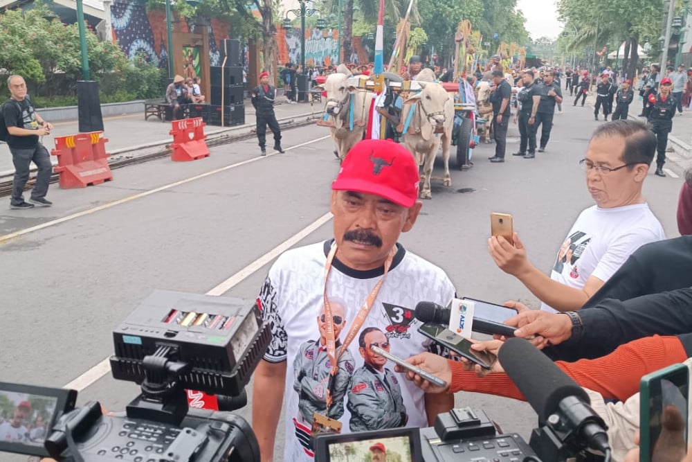  Ganjar-Mahfud Kirab Budaya di Depan Kantor Gibran, Atraksi Keserakahan Kekuasaan