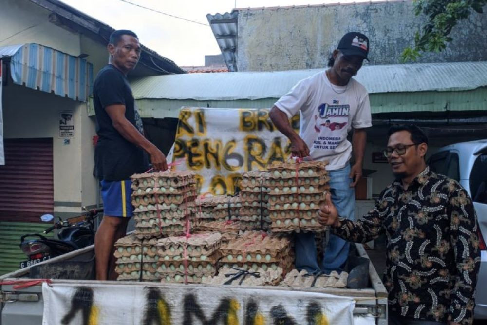  Warga Brebes Hadiri Kampanye Anies-Muhaimin di JIS Bawa 10.000 Telur Asin