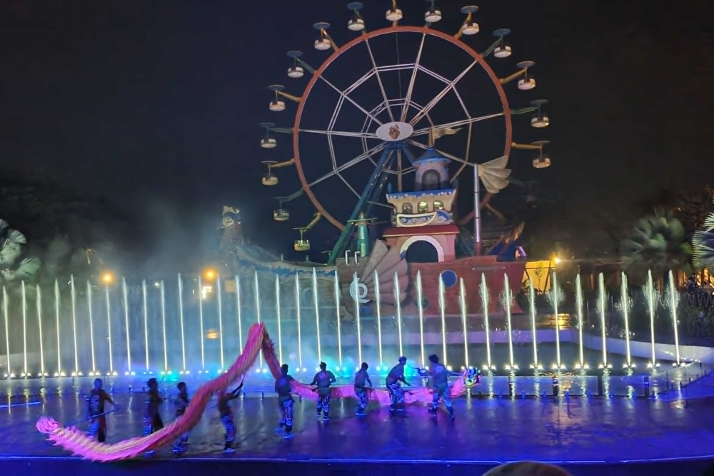Salah satu pertunjukan yang digelar dalam Festival Naga di Saloka Theme Park./ist.