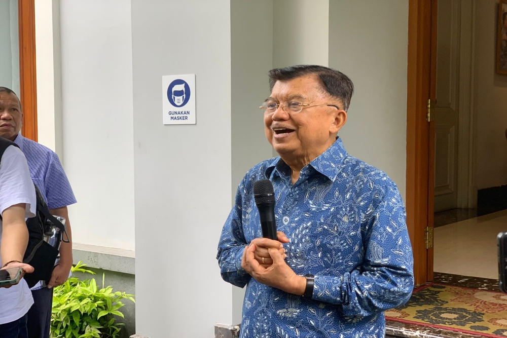 Wakil Presiden ke-10 dan ke-12 RI, Jusuf Kalla atau JK di kediamannya JK di kawasan Jakarta Selatan, Selasa (7/2/2024).