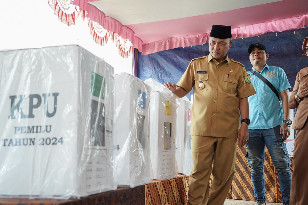 Peninjauan TPS oleh Penjabat Bupati Kabupaten Musi Banyuasin sehari menjelang Pemilu, Selasa (13/2/2024). /Pemkab Muba