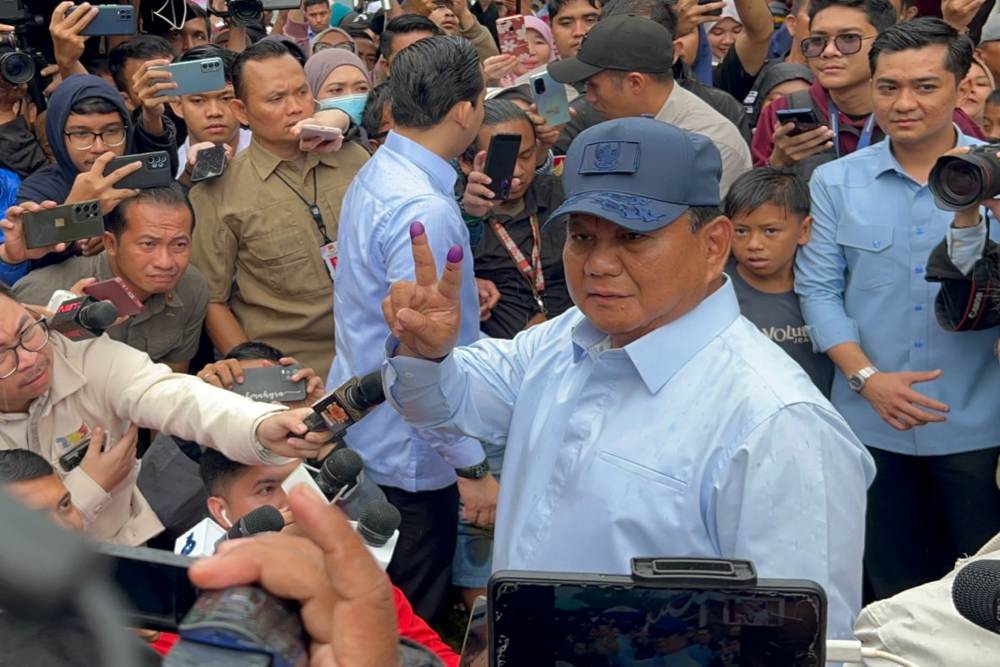  Prabowo Becek-becekan ke TPS 033 Bojongkoneng, Nyoblos Pemilu 2024