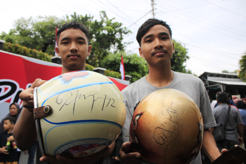  Cerita Kakak Adik Kejar Ganjar Demi Tanda Tangan