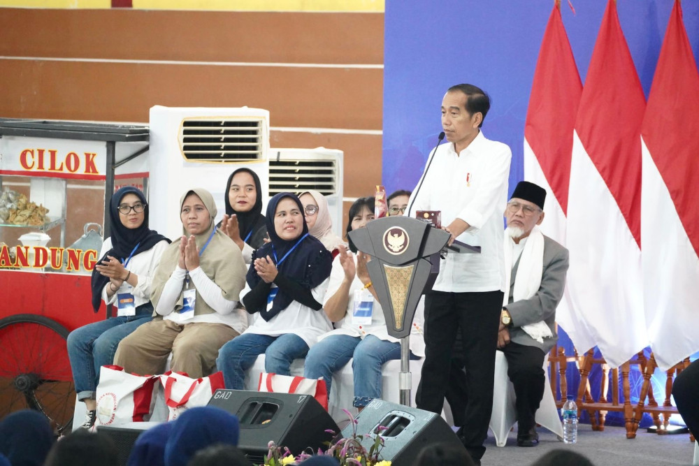  Jokowi Apresiasi Kepatuhan Nasabah PNM Mekaar Mengansur Pinjaman