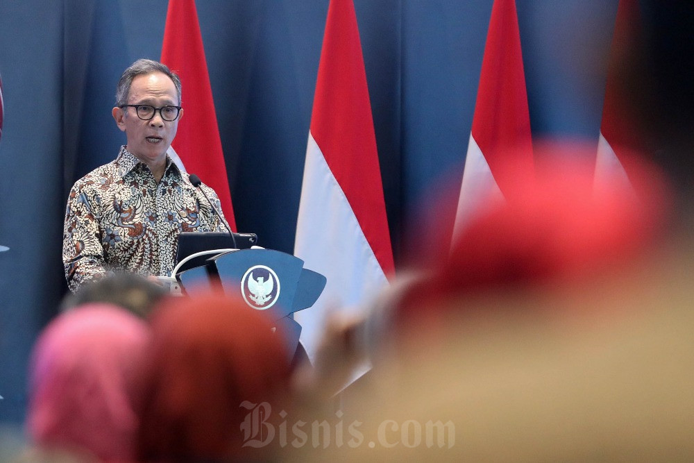  Di Hadapan Jokowi, OJK Pamer Rekor IPO dan Pertumbuhan Investor