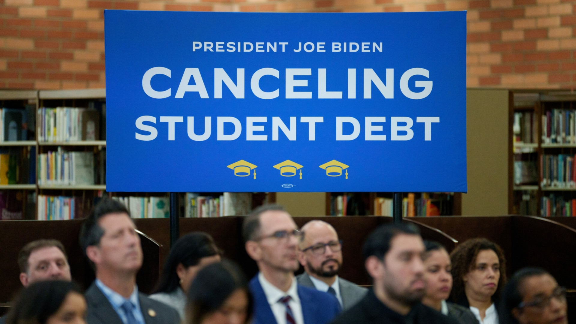  Penghapusan Utang Mahasiswa, 'Bansos' ala Joe Biden untuk Menangkan Pemilu AS 2024