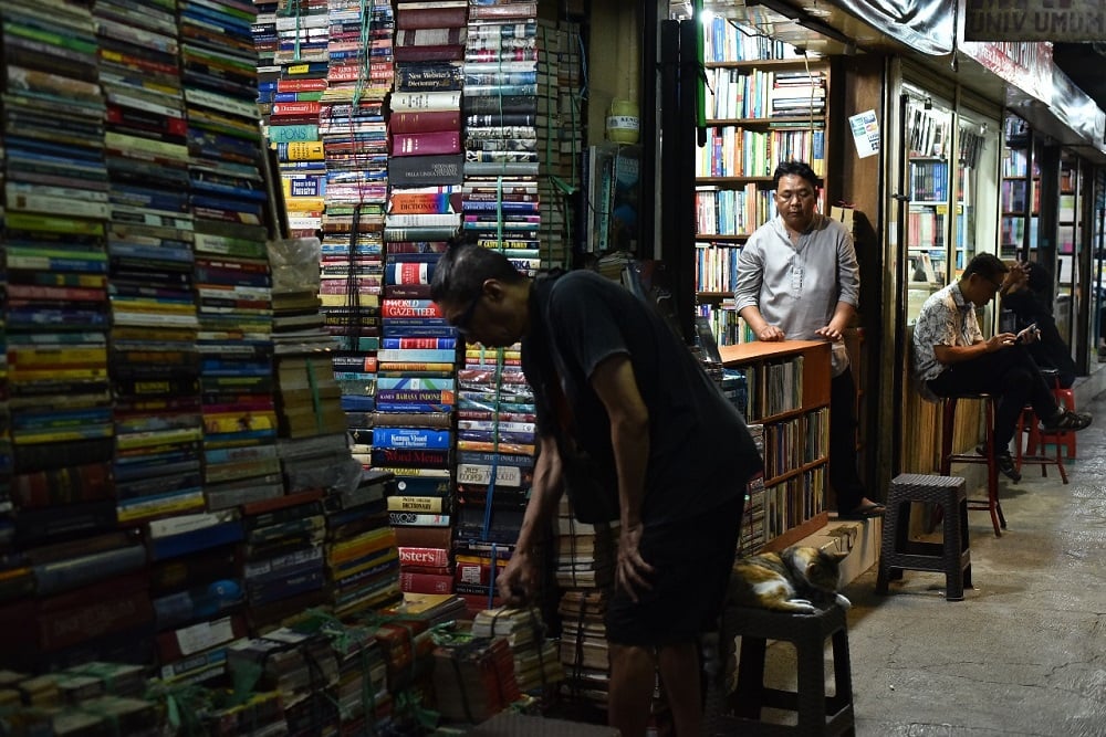  Pasar Buku Palasari Bandung: Unggulan yang kini Meredup