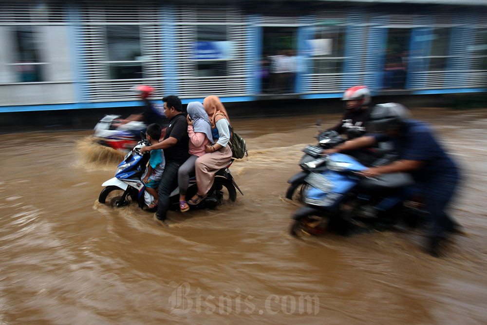  Hujan Deras di Jakarta, 39 Ruas Jalan Tergenang Banjir
