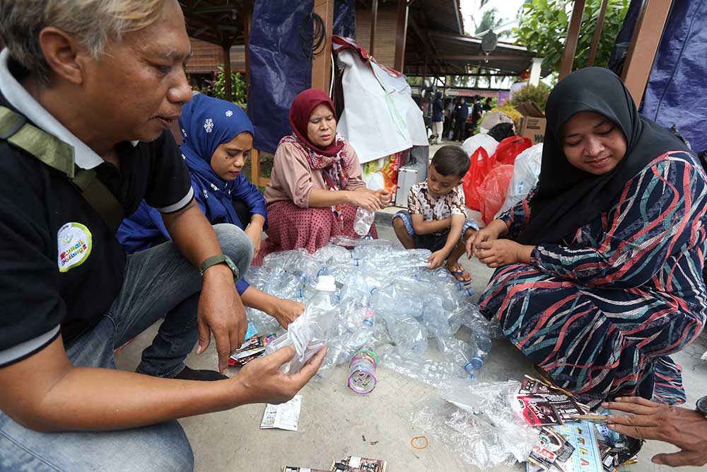  PT Amartha dan Unilever Indonesia Bekerja Sama Dengan Bank Sampah Untuk Membantu Mengatasi Masalah Sampah