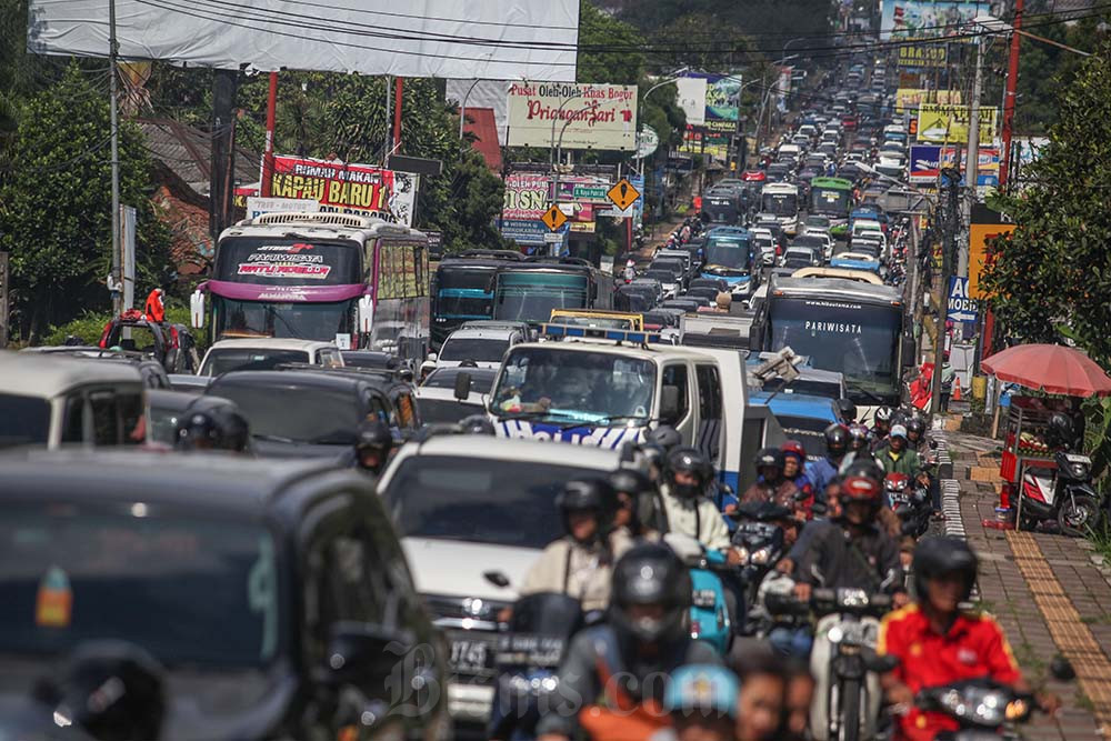  Solusi Atasi Kemacetan Jalur Wisata Puncak Bogor