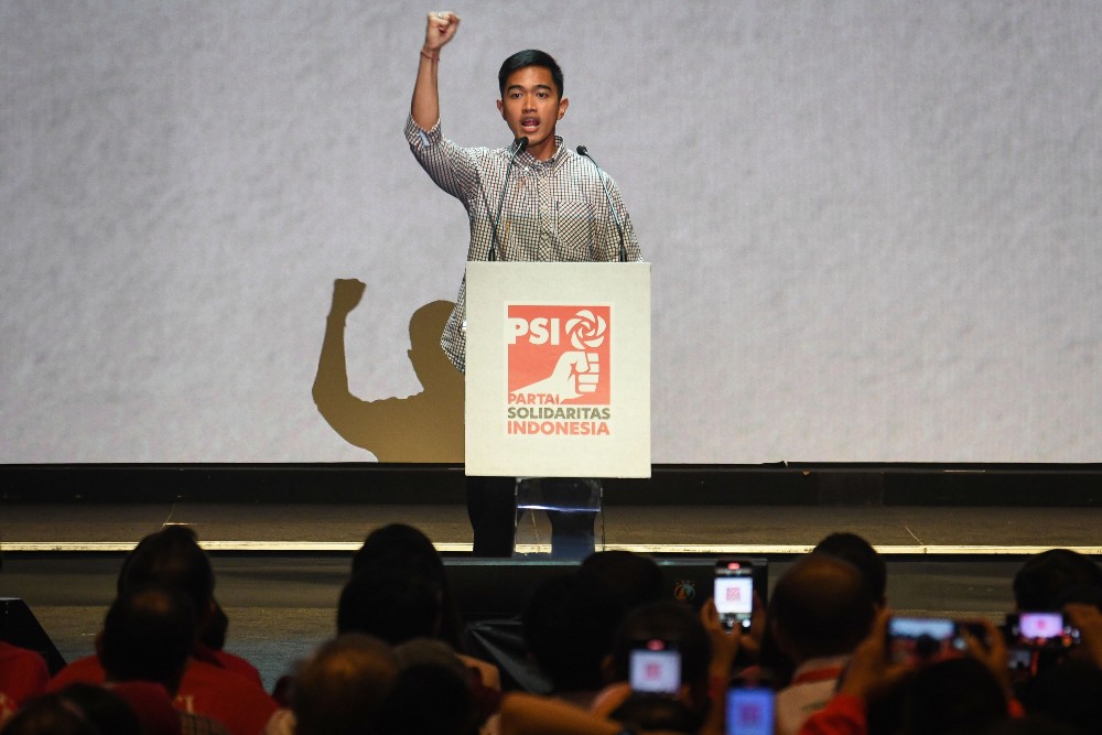 Ketua Umum Partai Solidaritas Indonesia (PSI) terpilih Kaesang Pangarep menyampaikan orasi politiknya dalam Kopi Darat Nasional (Kopdarnas) PSI di Jakarta, Senin (25/9/2023). Kaesang menggantikan ketua umum periode sebelumnya Giring Ganesha yang diangkat menjadi anggota dewan pembina partai berlambang bunga mawar itu. ANTARA FOTO/Aditya Pradana Putra/foc.