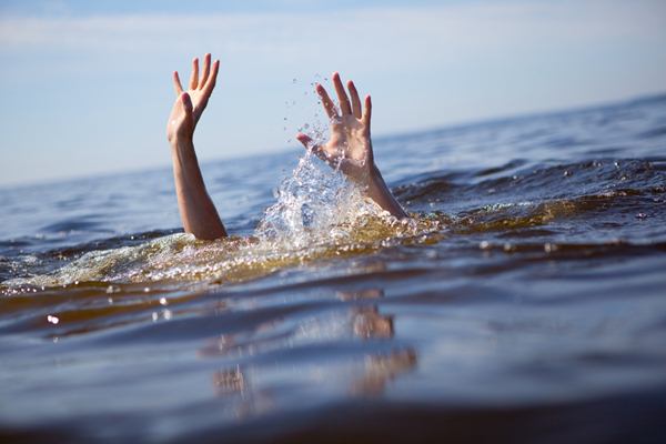  Tim SAR Selamatkan 4 Pelajar yang Tenggelam di Pantai Selatan Sukabumi