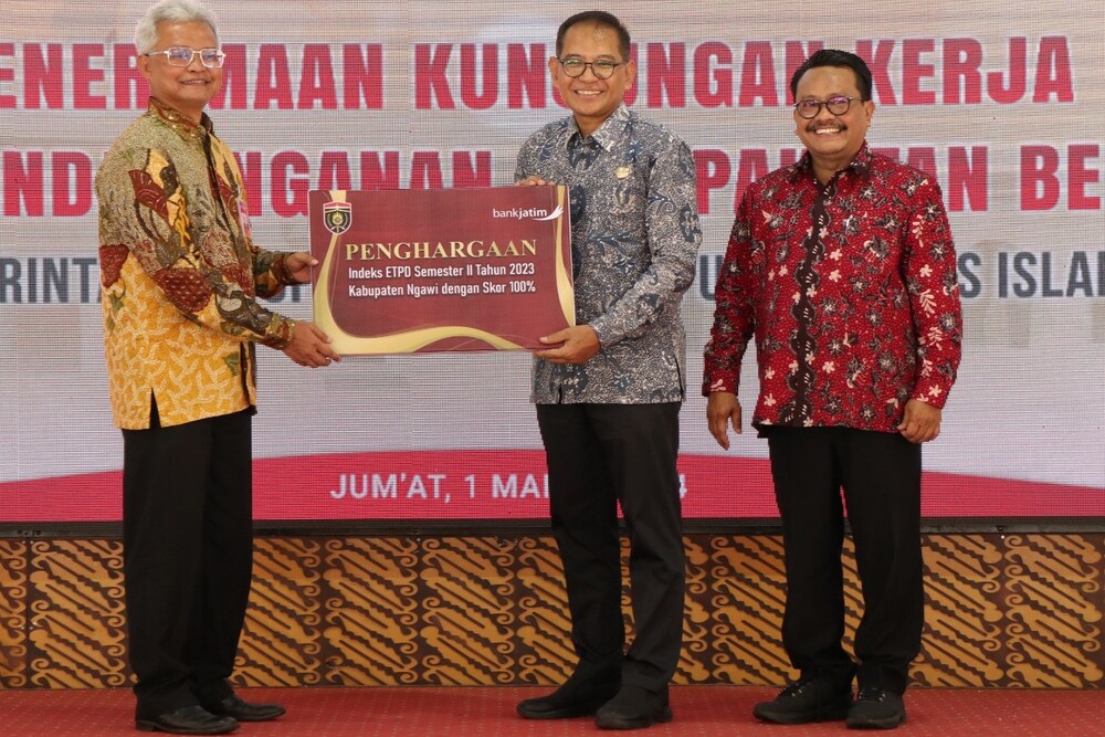  Bank Jatim (BJTM) Beri Penghargaan Pemkab Ngawi