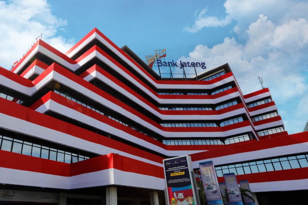  Bank Jateng Raih Penghargaan Top BUMD 2024