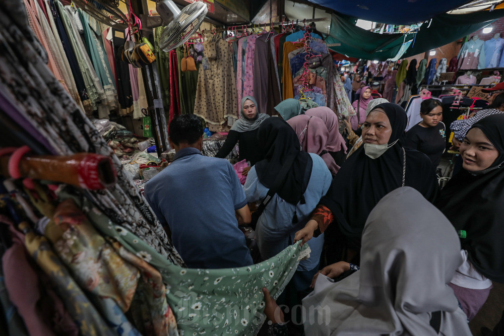  Pasar Tanah Abang Mulai Dipadati Pengunjunng Untuk Mencari Kebutuhan Ramadan