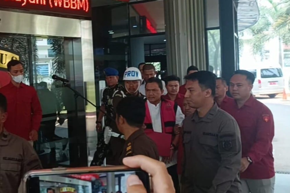  Didakwa Terima Suap Rp40 Miliar, Anggota BPK Achsanul Qosasi Tak Melawan