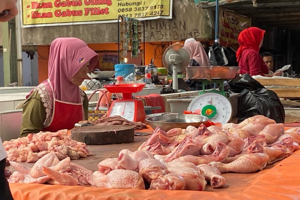  Jelang Ramadan, Harga Daging Ayam di Palembang Capai Rp40.000 per Kg