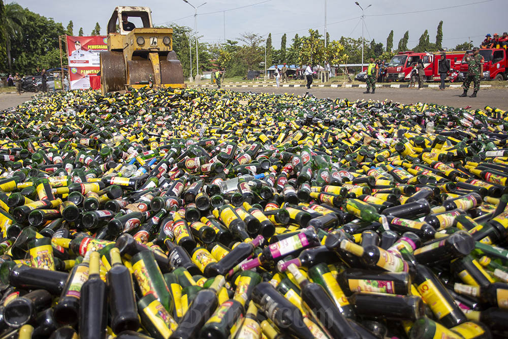  Pemusnahan Ribuan Minuman Keras