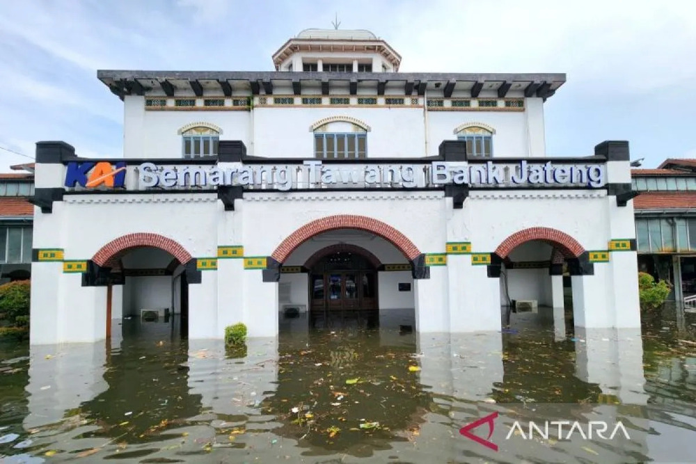 Banjir di Stasiun Tawang Semarang, Layanan Penumpang Dialihkan