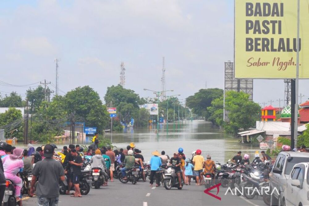  Jalur Pantura Demak Semarang Terputus Akibat Banjir