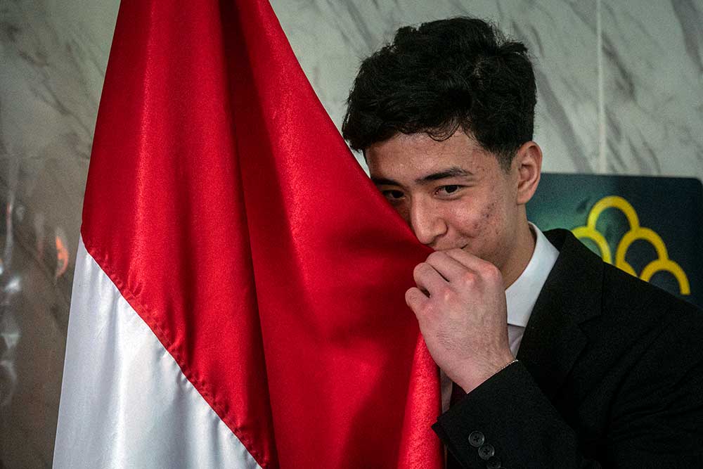  Pesepak Bola Cyrus Margono Resmi Berpaspor Indonesia