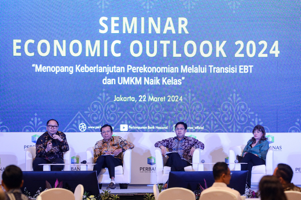  Outlook Perbanas 2024 Membahas Keberlanjutan Perekonomian Melalui Tansisi EBT dan UMKM