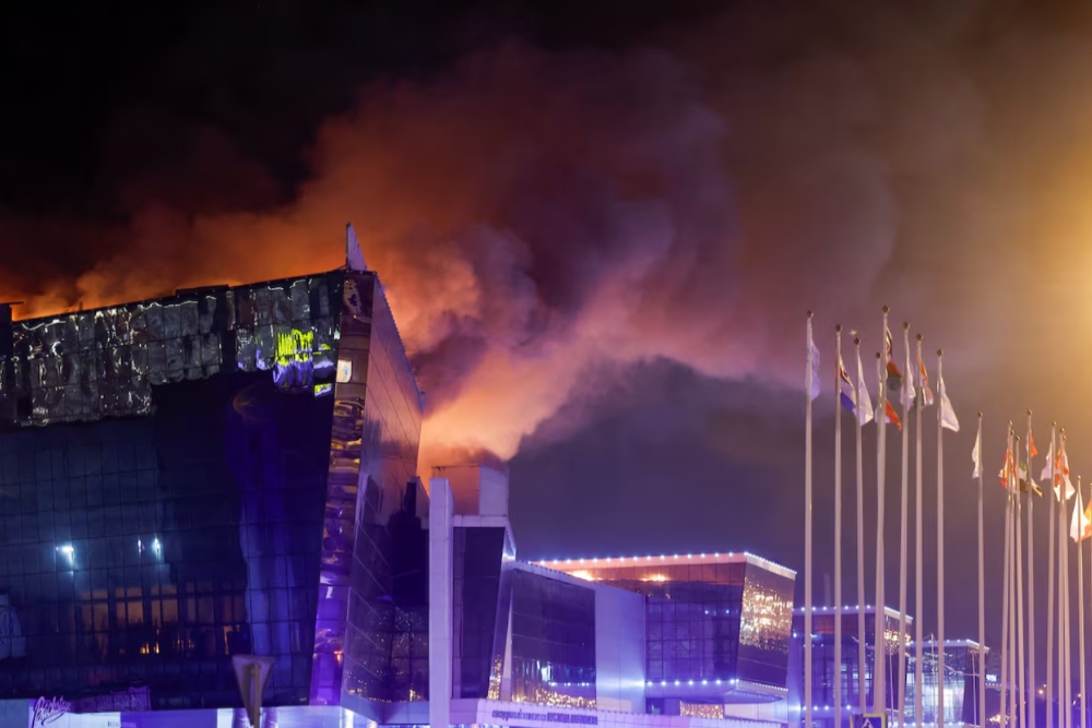  Mengerikan! Detik-detik Teroris Bersenjata Tembak Warga di Gedung Konser Moskow