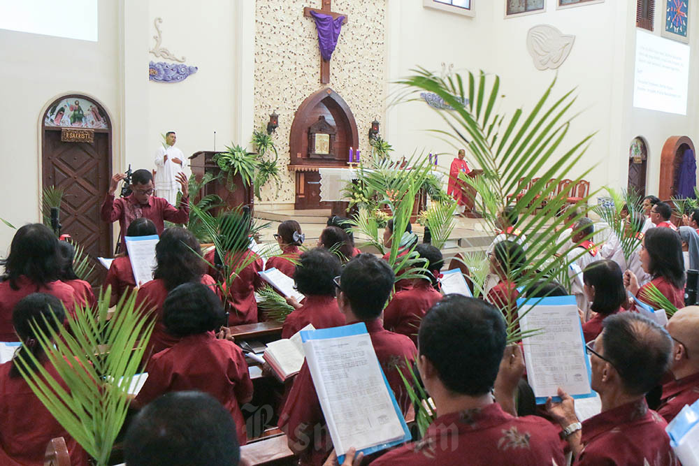  Misa Minggu Palma di Mataram