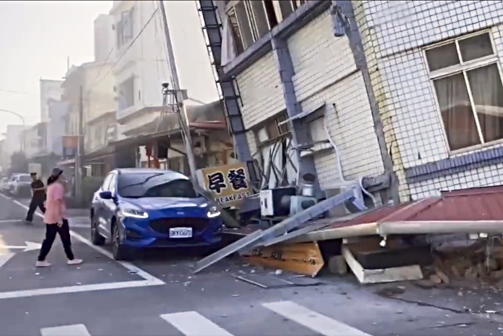  Gempa Taiwan Magnitudo 7,2 SR: Bangunan Rusak dan Listrik Mati
