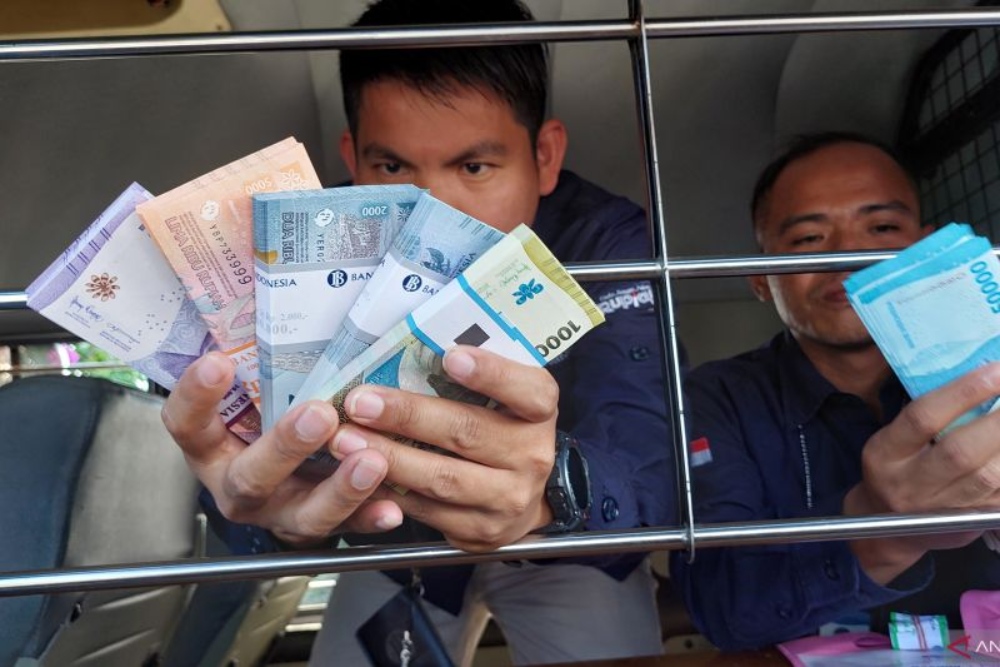  Lokasi Penukaran Uang Baru untuk THR Lebaran di Jabar dan Jateng, Hari Ini (3/4)