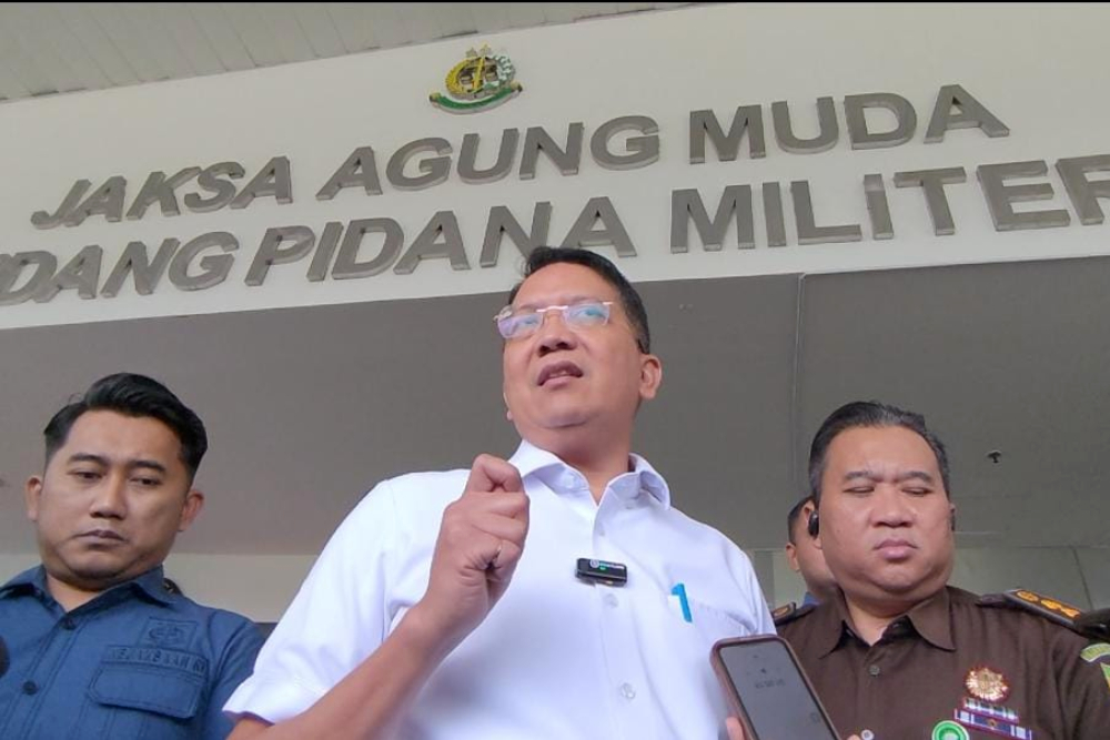Dirdik Jaksa Agung Muda Tindak Pidana Khusus (Jampidsus), Kuntadi memberikan ketarangan kepada awak media tentang pemeriksaan Sandra Dewi dalam tindak pidana yang menjerat suaminya, Harvey Moeis./Bisnis-Anshary Madya Sukma