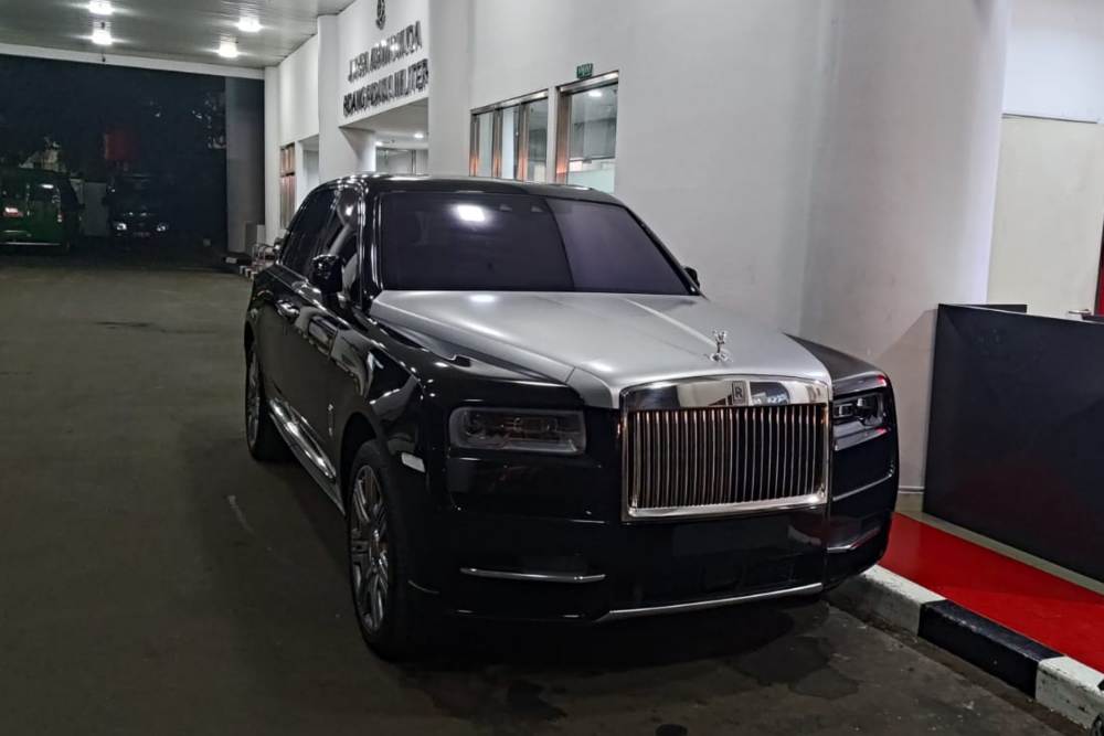 Kejagung Resmi Tetapkan Harvey Moeis Tersangka TPPU Kasus PT Timah. Mobil Rolls Royce milik Harvey Moeis yang disita Kejagung terkait kasus korupsi timah / Bisnis - Anshary Madya Sukma