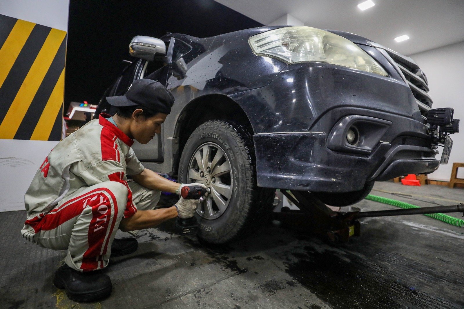  Auto Shops Brace for Eid Tailwind