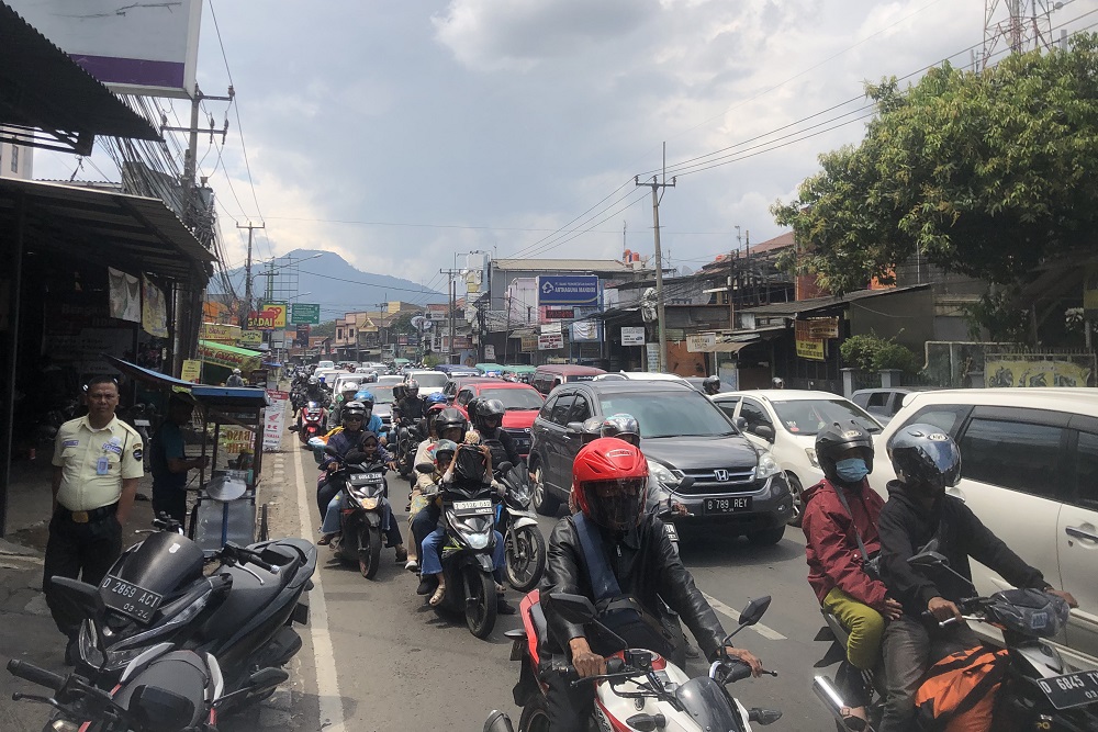  Pemudik Mulai Padati Kota Bandung, Polisi Lakukan Buka-Tutup Jalur