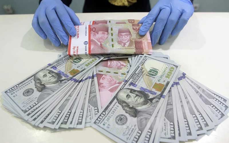  Rupiah Continues Downtrend as Domestic Trading Resumes