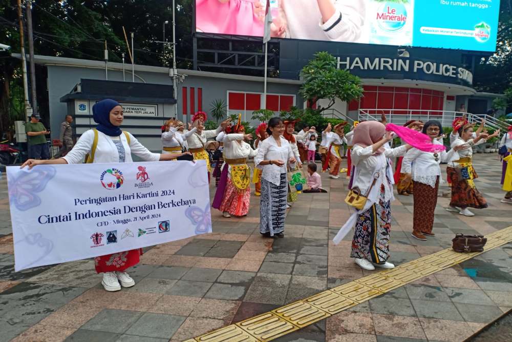  Hari Kartini, Para Perempuan Berkebaya Ramaikan Kegiatan CFD