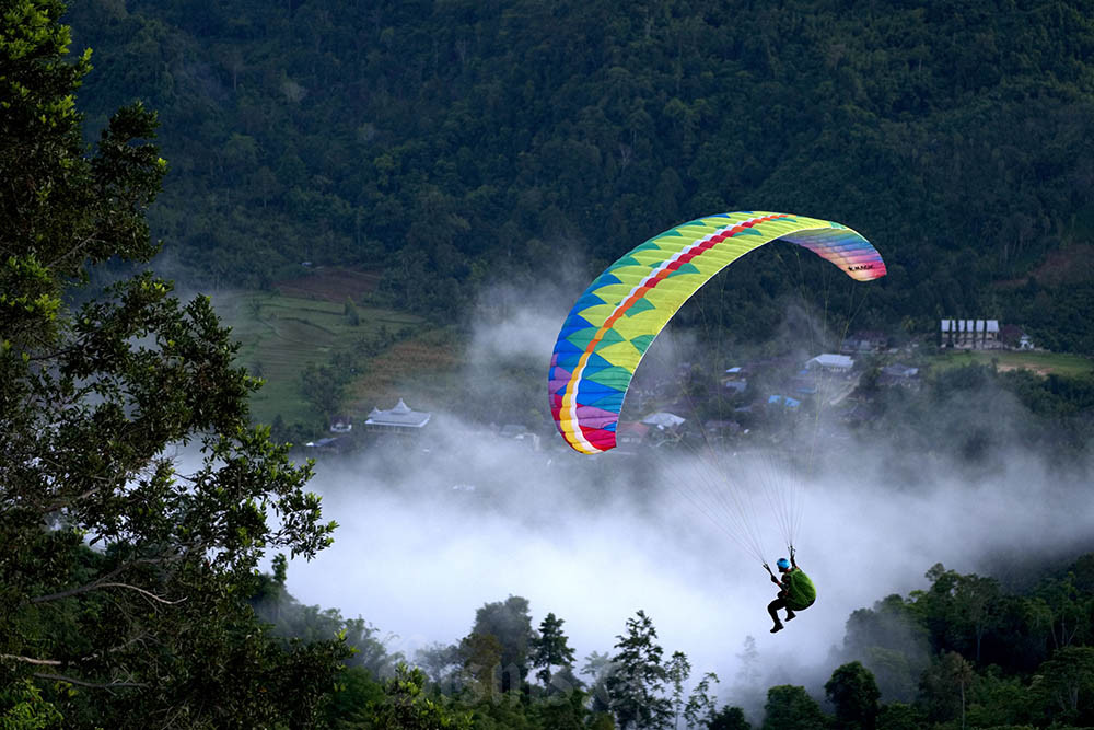  Wisata Paralayang di Kolaka