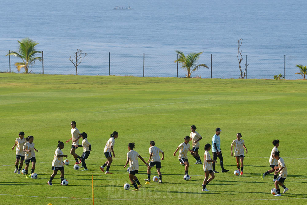  Latihan Timnas Putri U-17 Jelang Lawan Filipina