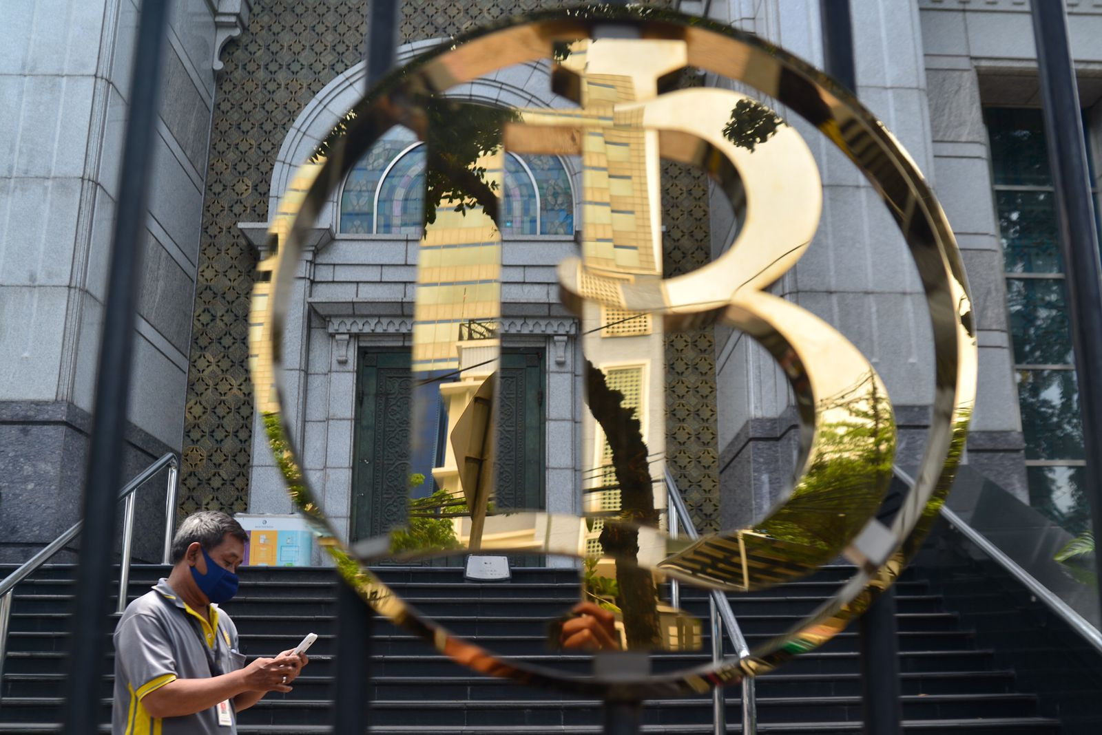  BI Bullish on Rupiah's Rebound After Interventions