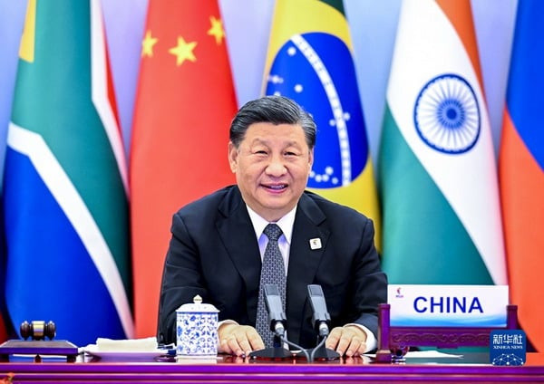  China’s Xi Begins Europe Tour Amid Trade Tensions